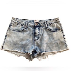 Twelve by ontwelfth women’s mid rise raw hem jean shorts 29